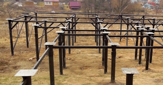 Свайный фундамент под ключ цена с установкой в каменке от 520 рублей/м2| установка свайного фундамента под дом под ключ недорого